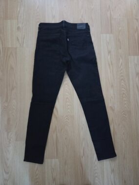 Levi's Women's Skinny Jeans in Black